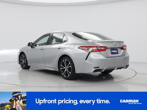 Silver 2018 Toyota Camry SE