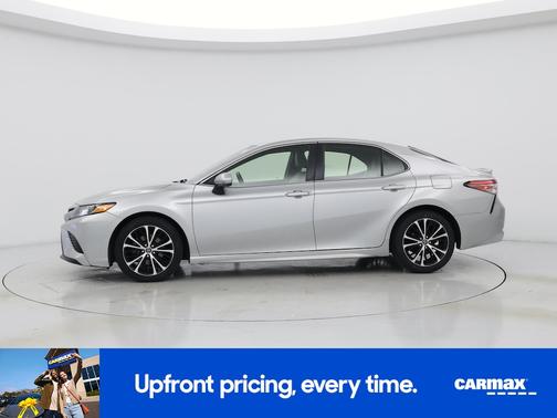 Silver 2018 Toyota Camry SE