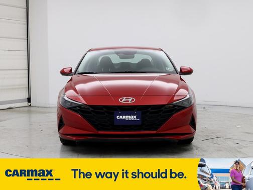 2022 Hyundai ELANTRA SE
