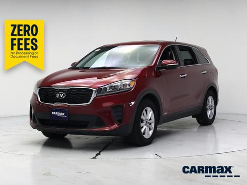 Red 2019 Kia Sorento LX