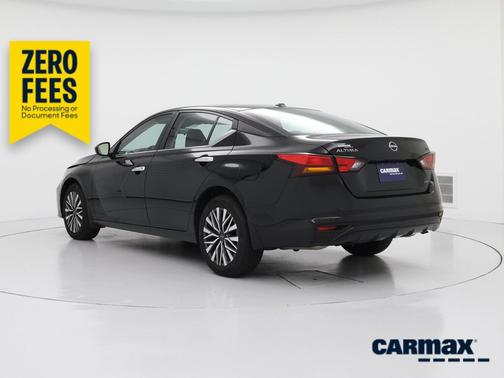 Black 2024 Nissan Altima SV