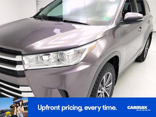 Gray 2019 Toyota Highlander XLE