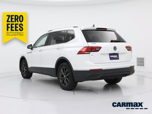White 2024 Volkswagen Tiguan SE
