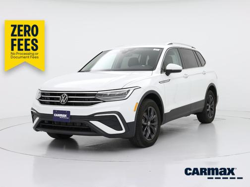 White 2024 Volkswagen Tiguan SE