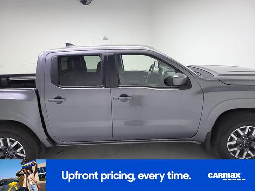 Gray 2024 Nissan Frontier SL