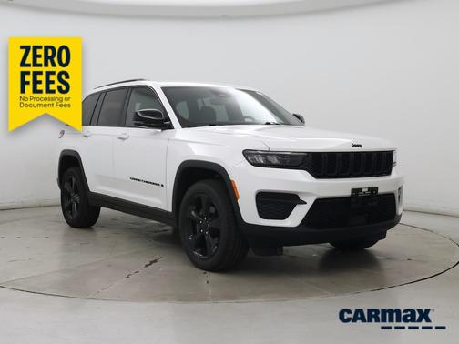 White 2023 Jeep Grand Cherokee Altitude
