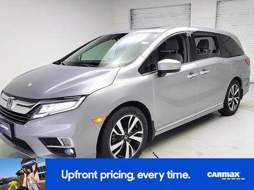 Silver 2018 Honda Odyssey Elite