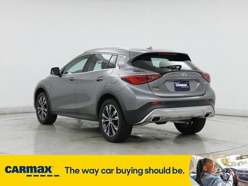 2017 INFINITI QX30 Premium