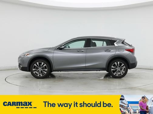 2017 INFINITI QX30 Premium