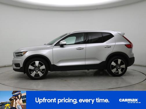 2019 Volvo XC40 T5 Momentum