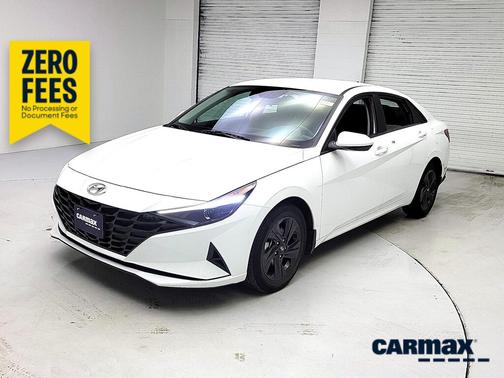 White 2022 Hyundai ELANTRA SEL