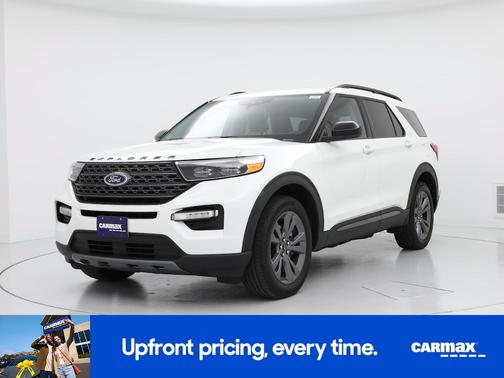 White 2023 Ford Explorer XLT