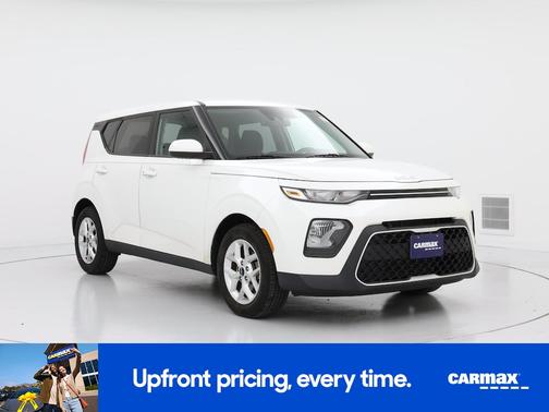 White 2022 Kia Soul S