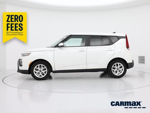 White 2022 Kia Soul S