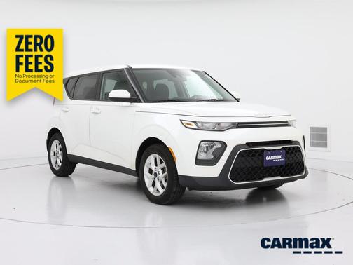 White 2022 Kia Soul S