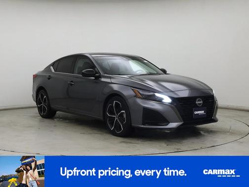 Gray 2023 Nissan Altima SR