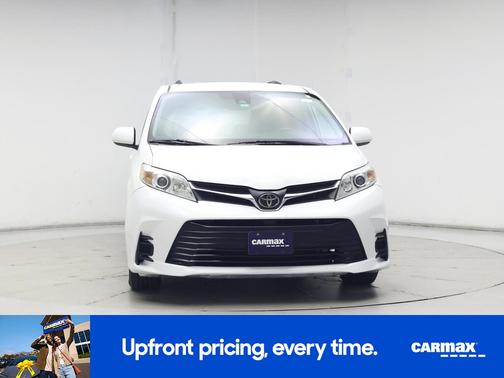2019 Toyota Sienna LE