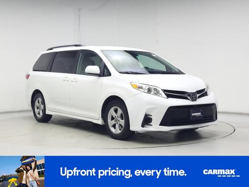 2019 Toyota Sienna LE