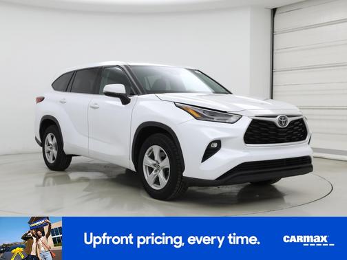 White 2022 Toyota Highlander LE