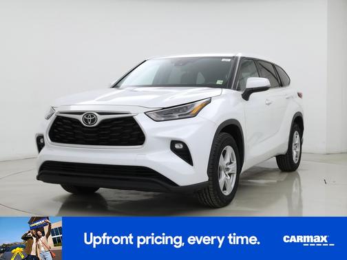 White 2022 Toyota Highlander LE
