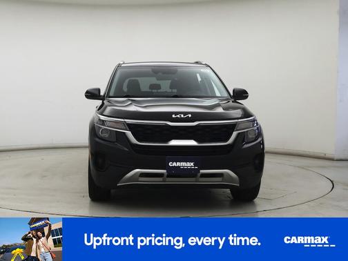 Black 2023 Kia Seltos S