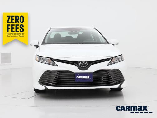 White 2018 Toyota Camry LE