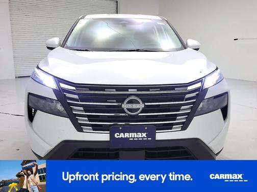 White 2025 Nissan Rogue SV