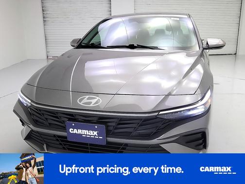 2024 Hyundai ELANTRA SE