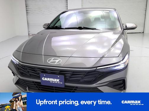 Gray 2024 Hyundai ELANTRA SE