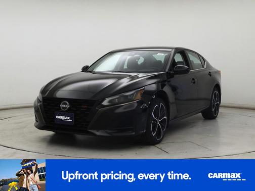 Black 2023 Nissan Altima SR