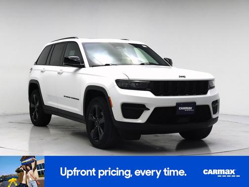 White 2023 Jeep Grand Cherokee Altitude