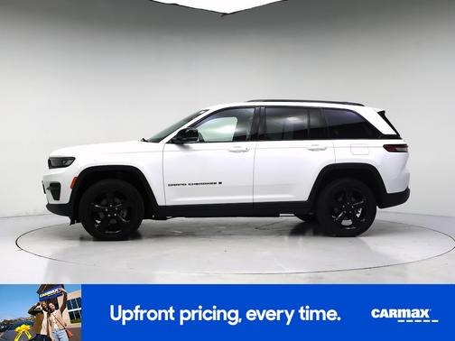 White 2023 Jeep Grand Cherokee Altitude