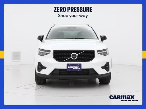 White 2023 Volvo XC40 B5 Plus Dark Theme