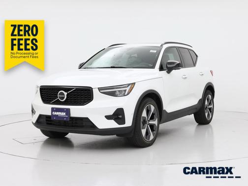 White 2023 Volvo XC40 B5 Plus Dark Theme