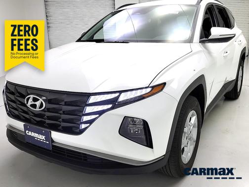 White 2023 Hyundai TUCSON SEL
