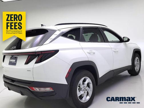 White 2023 Hyundai TUCSON SEL