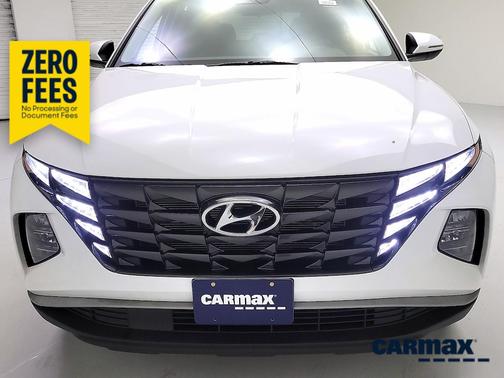 White 2023 Hyundai TUCSON SEL