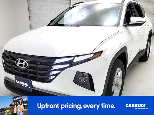White 2023 Hyundai TUCSON SEL