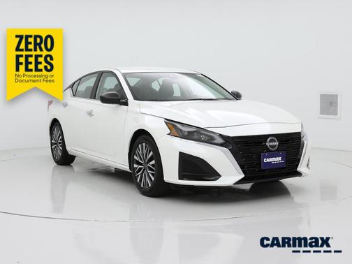 White 2025 Nissan Altima SV