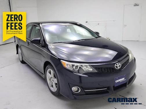 Blue 2014 Toyota Camry SE