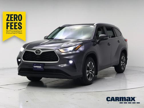 Gray 2022 Toyota Highlander XLE