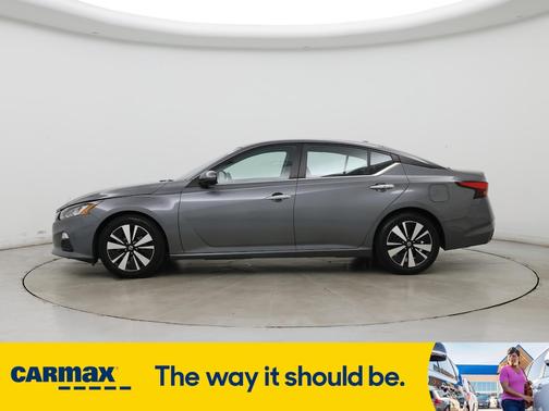 2022 Nissan Altima SV