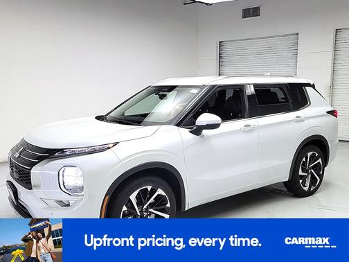 White 2024 Mitsubishi Outlander SEL