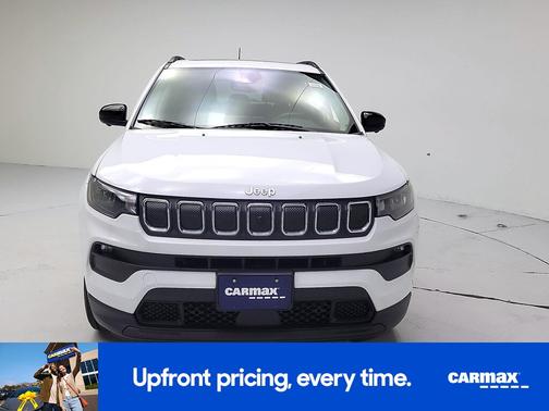 White 2022 Jeep Compass Latitude Lux