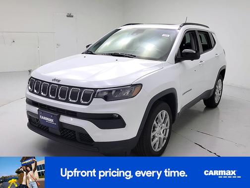 White 2022 Jeep Compass Latitude Lux