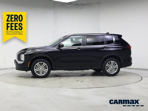 Black 2024 Mitsubishi Outlander ES