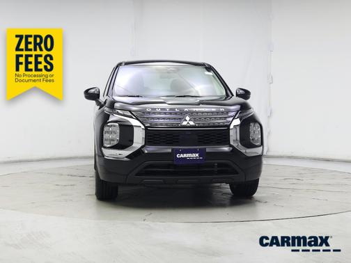 Black 2024 Mitsubishi Outlander ES