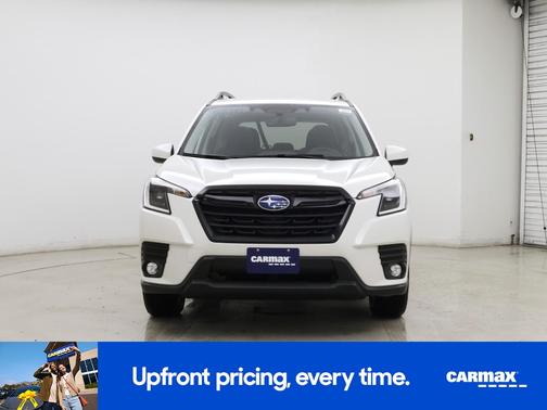 White 2024 Subaru Forester Premium