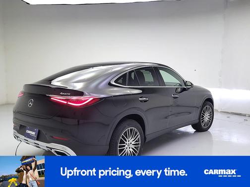 Black 2024 Mercedes-Benz GLC 300