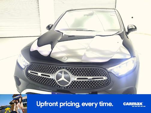 Black 2024 Mercedes-Benz GLC 300